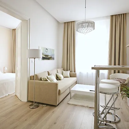 Luxury Center Apt. Charles Bridge Walking Distance アパート
